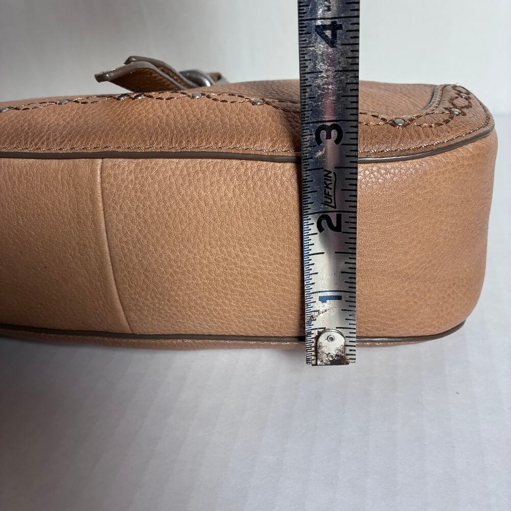 Vintage Frye Tan Pebbled Leather Studded Stitch Hobo Crossbody Bag Dust Bag Y2K - Picture 13 of 16